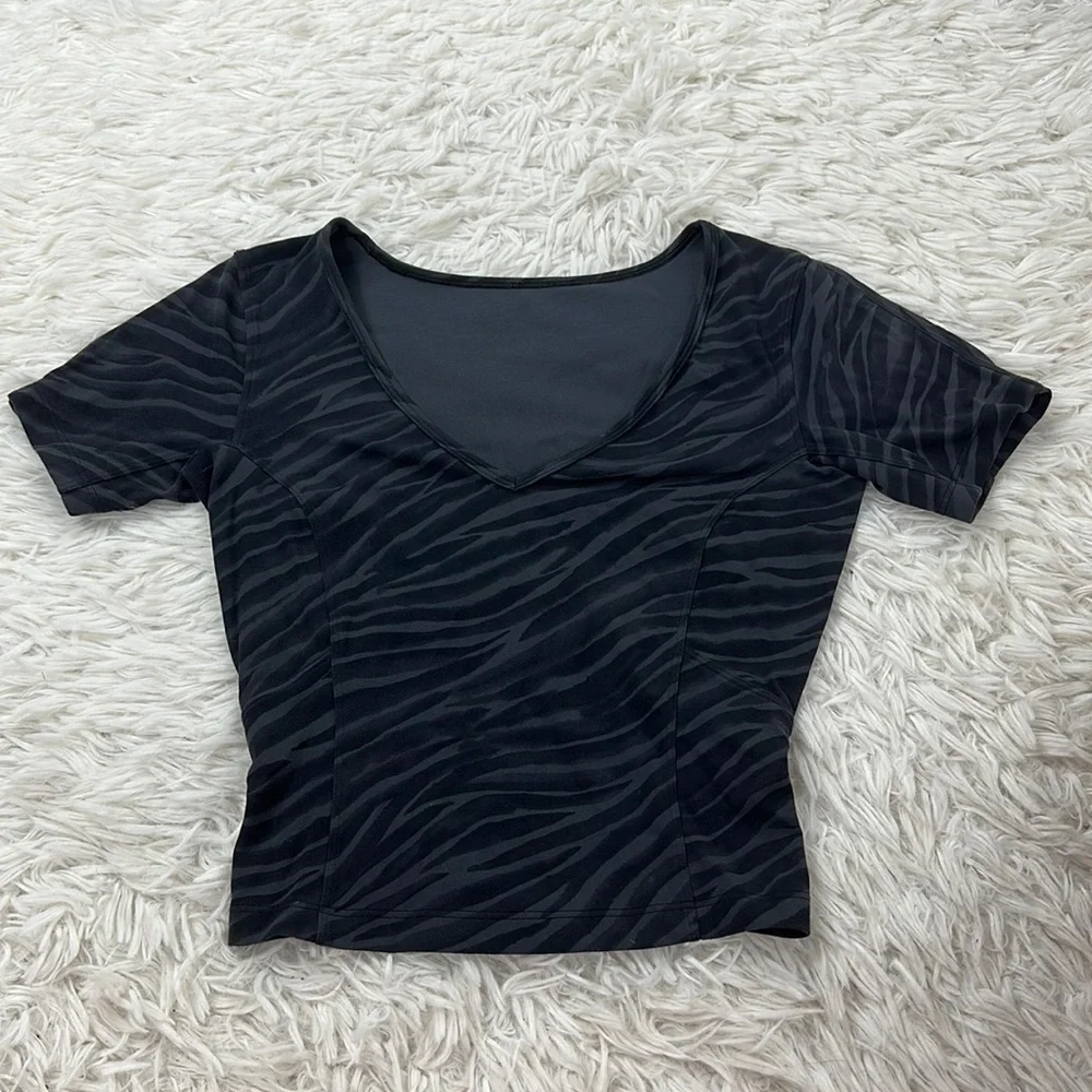 Lululemon Nulu Cropped Slim Yoga Short Sleeve Le Tigre Camo Deep Coal